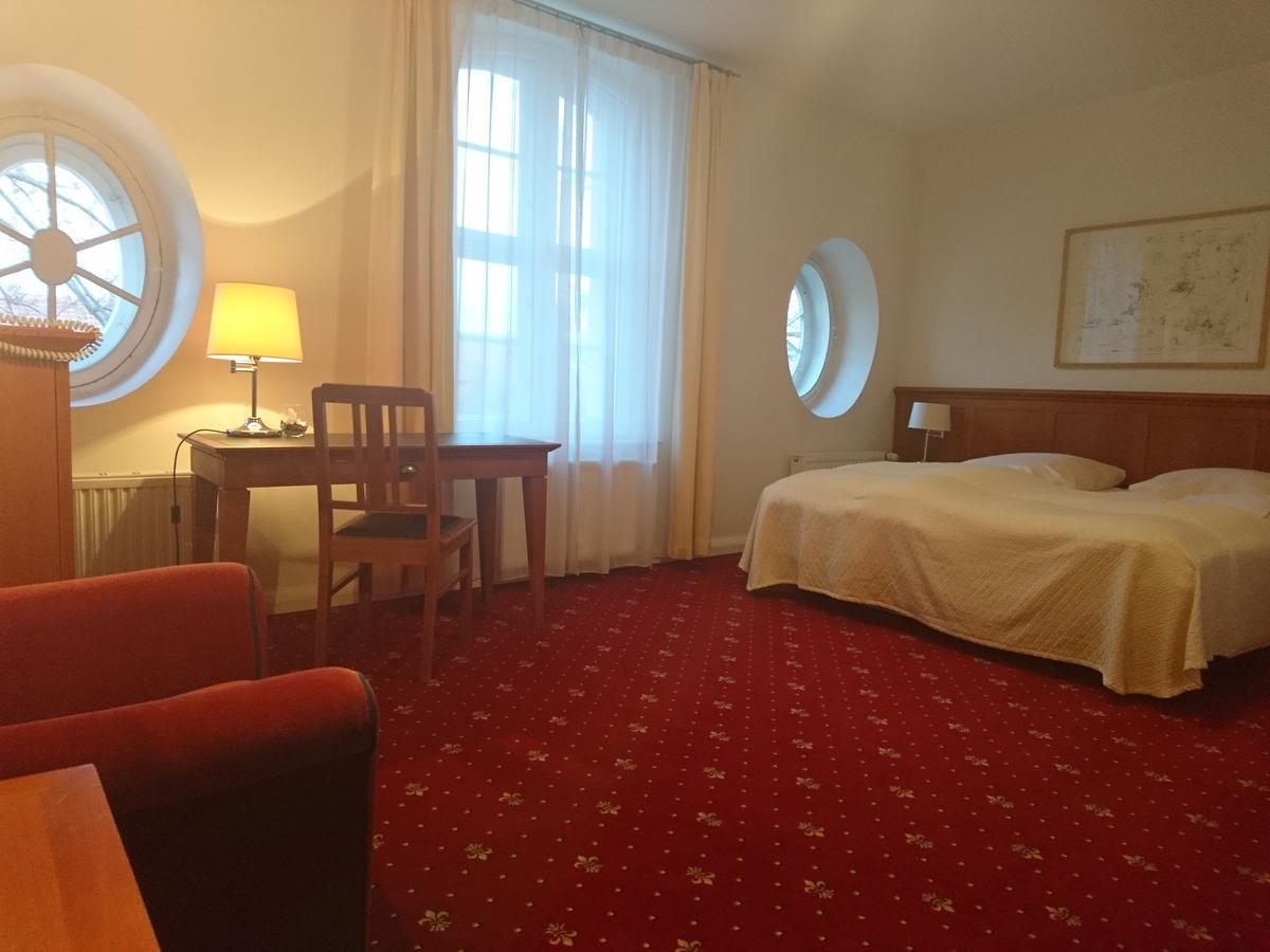 Hotel Vierseithof Luckenwalde Exterior foto