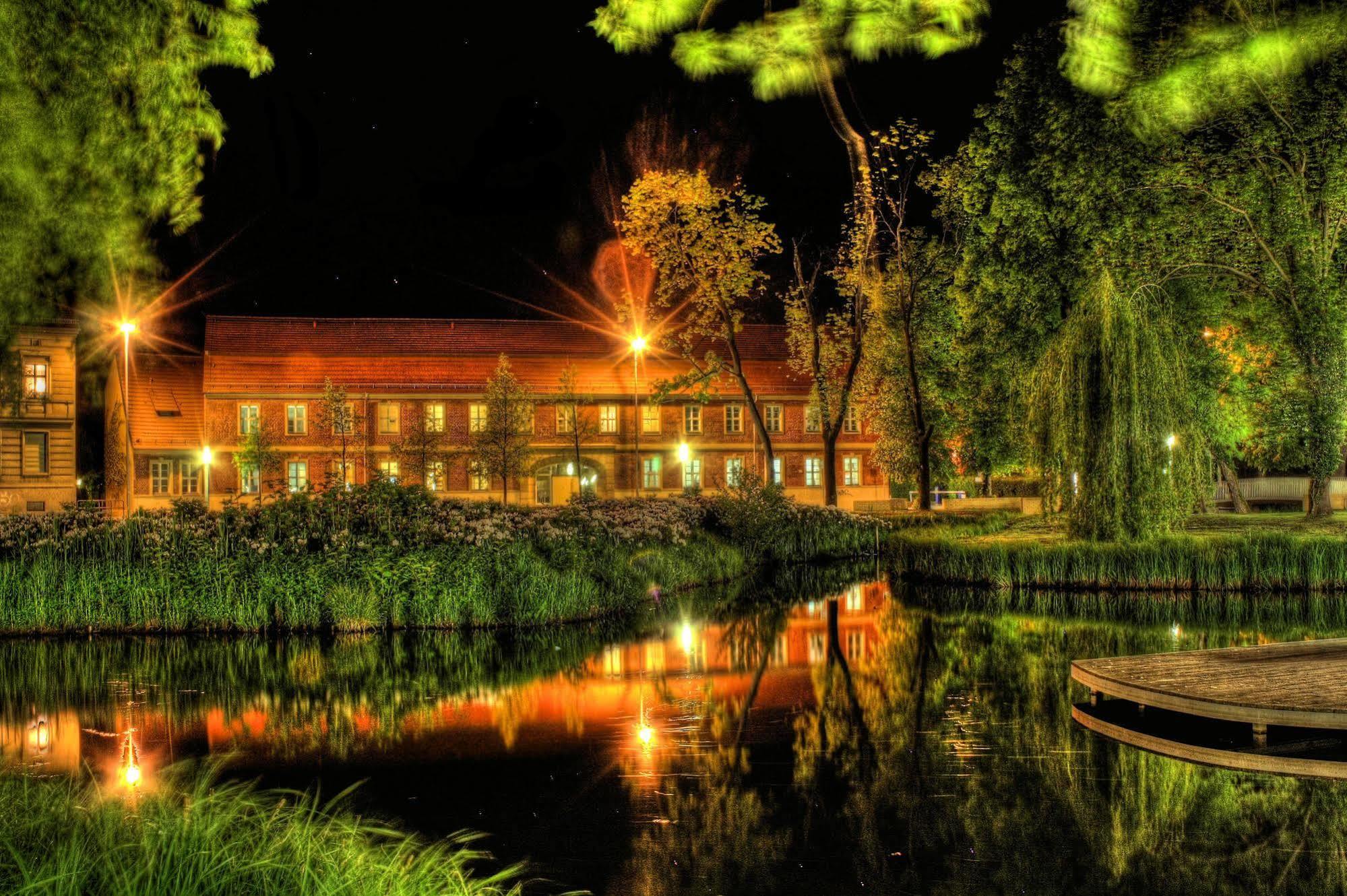 Hotel Vierseithof Luckenwalde Exterior foto