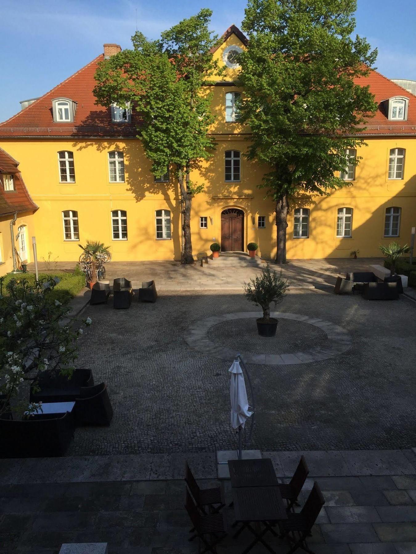 Hotel Vierseithof Luckenwalde Exterior foto